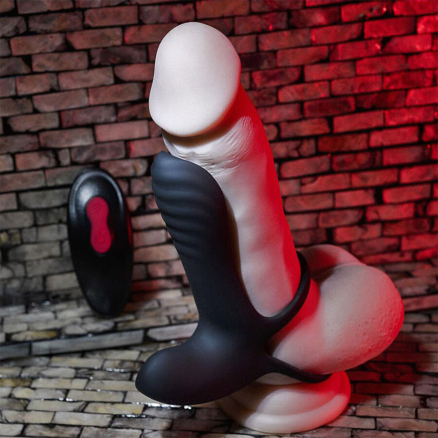 Zero Tolerance Penis-sleeve - Klitoriskiihottimella