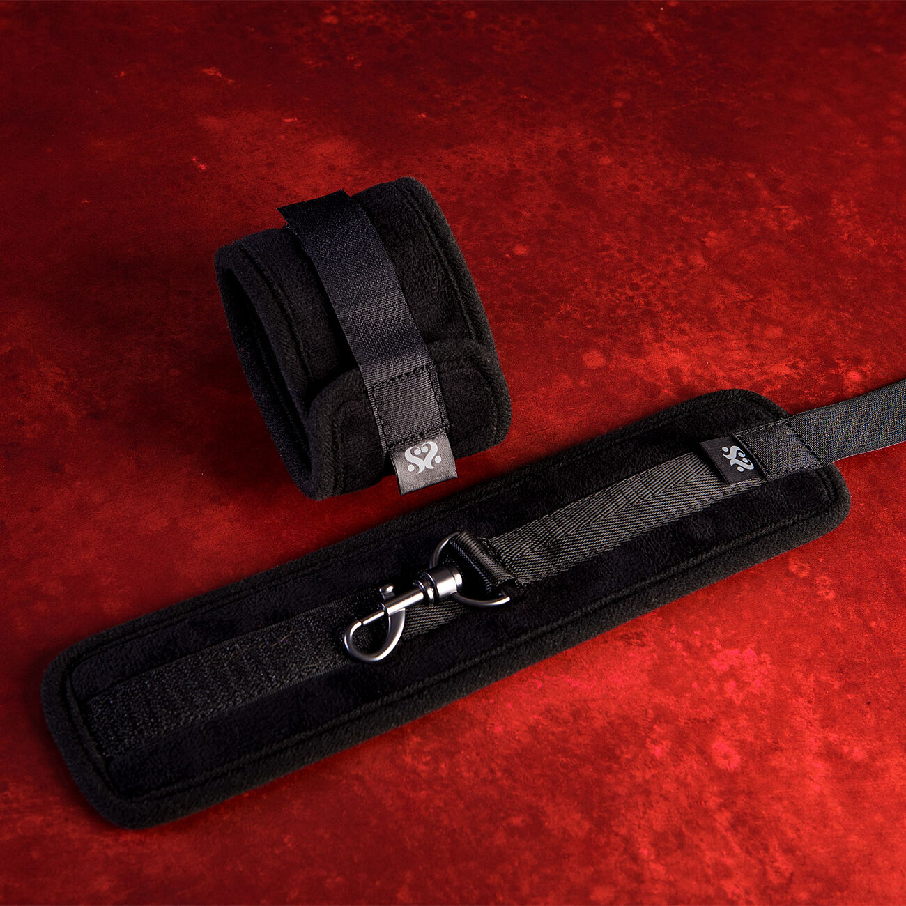 SEI MIO Sensually Secured - Rannekahleet